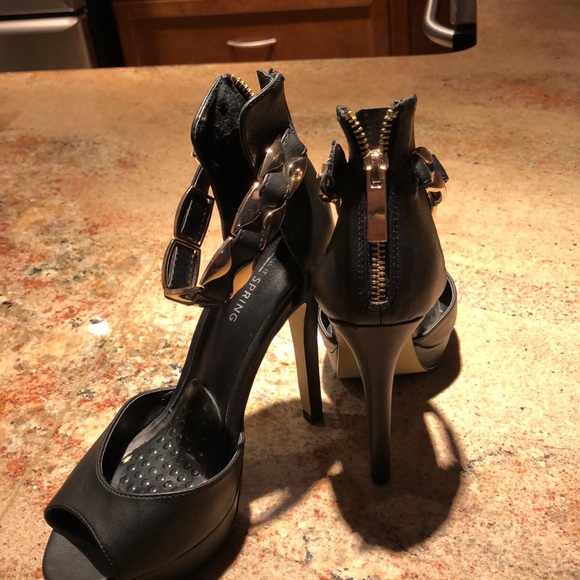 Call it SPRING heels - Picture 3 of 4